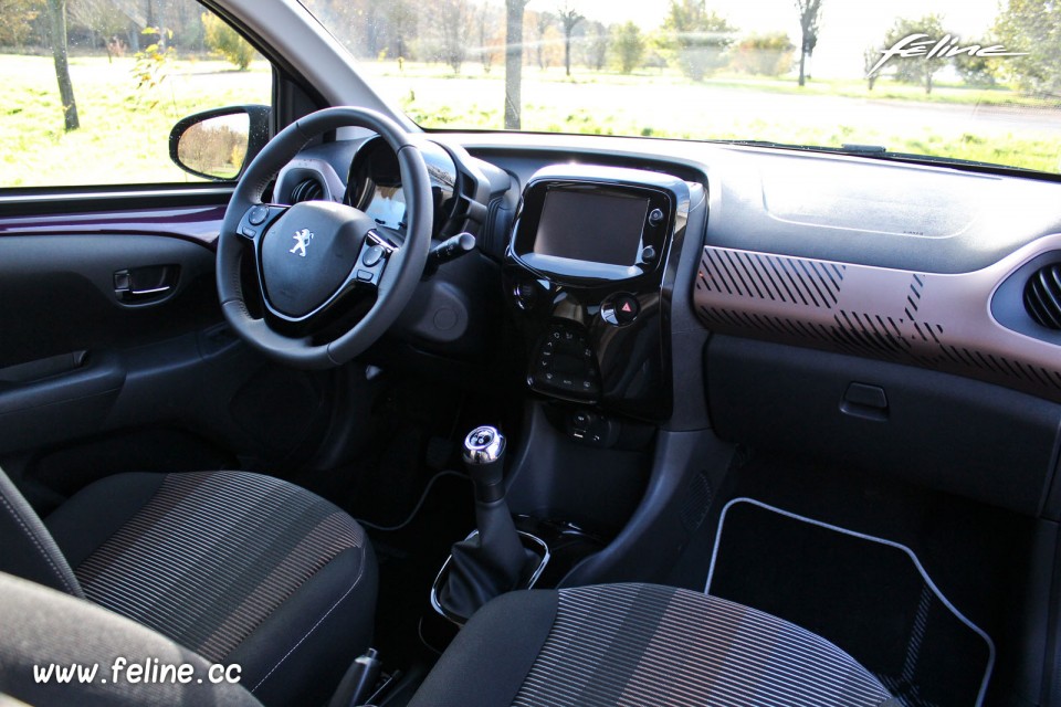 Photo habitacle Peugeot 108 Allure Top