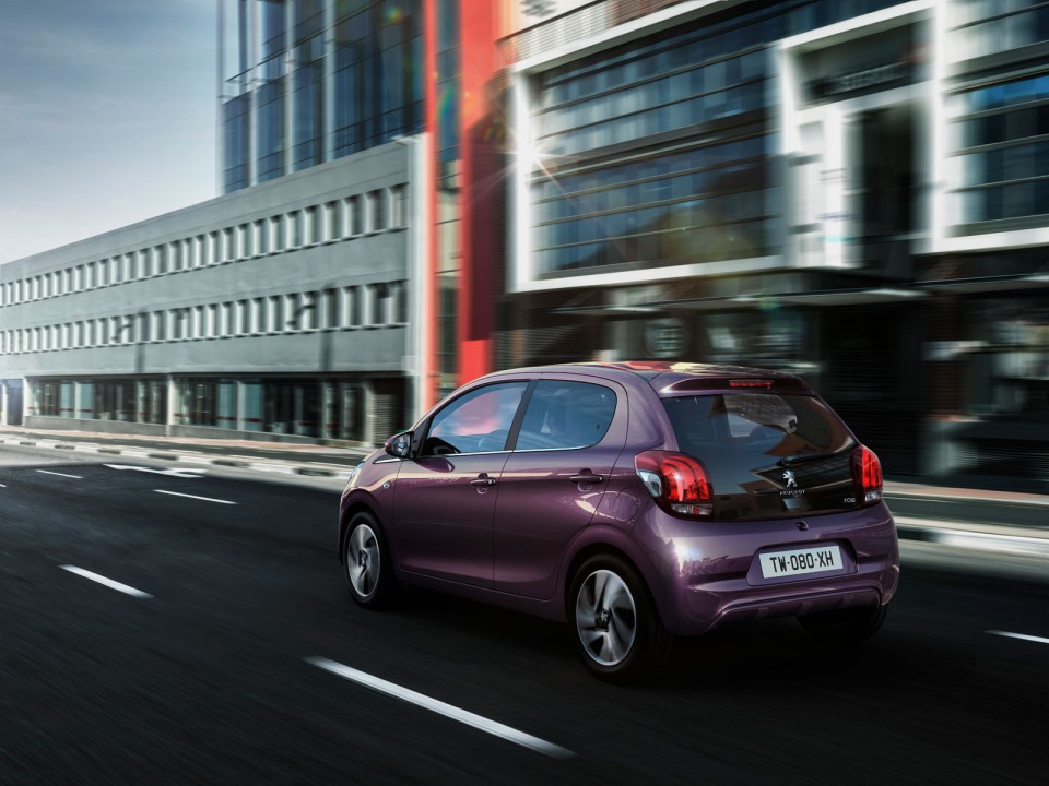 Photo Peugeot 108 Red Purple