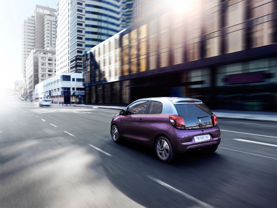 Photo Peugeot 108 3 portes bi-colore Red Purple / Gris Gallium