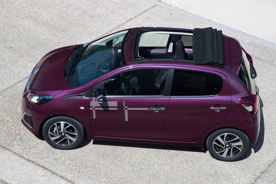 Photo statique Peugeot 108 Allure Top ! Red Purple