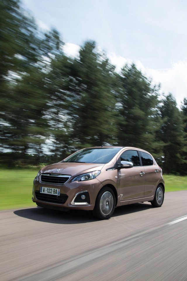 Photo dynamique Peugeot 108 Allure Top ! Aïkinite