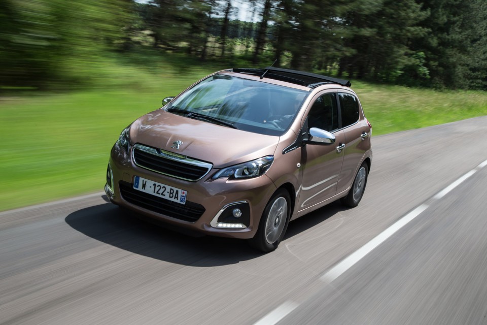 Photo dynamique Peugeot 108 Allure Top ! Aïkinite