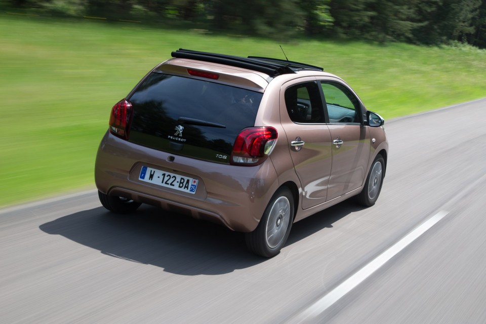 Photo dynamique Peugeot 108 Allure Top ! Aïkinite