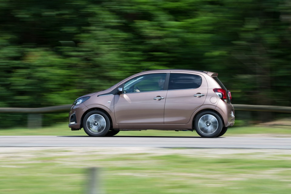 Photo dynamique Peugeot 108 Allure Top ! Aïkinite