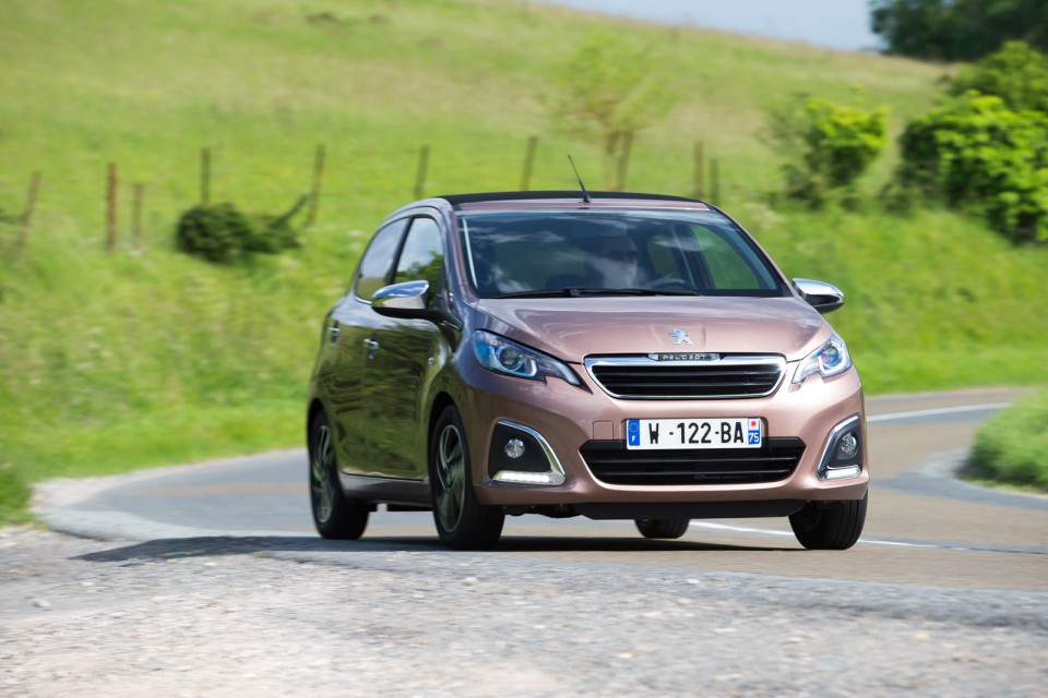 Photo dynamique Peugeot 108 Allure Top ! Aïkinite