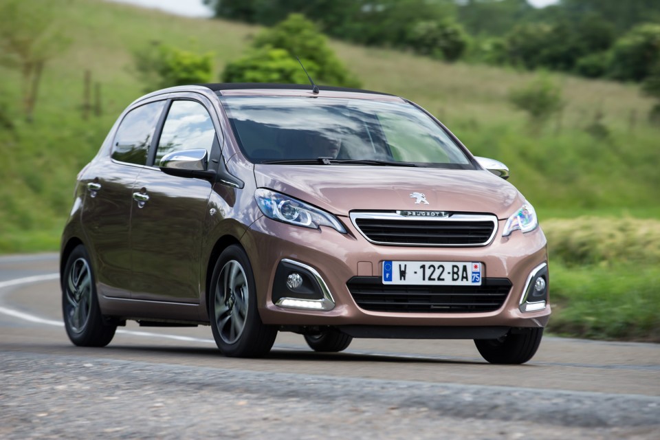 Photo dynamique Peugeot 108 Allure Top ! Aïkinite