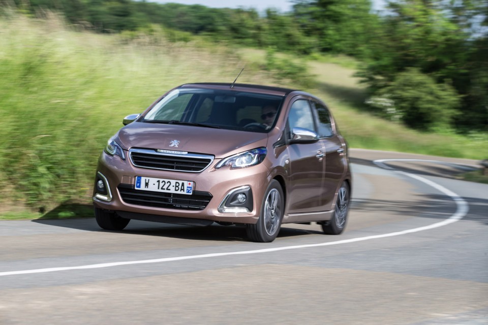 Photo dynamique Peugeot 108 Allure Top ! Aïkinite