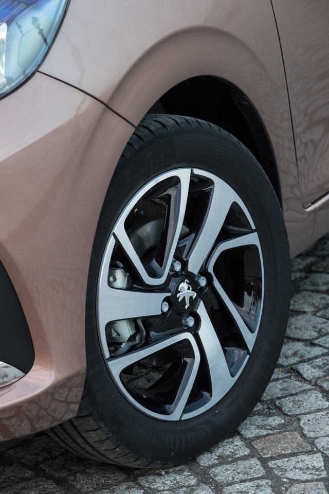 Photo jante aluminium Peugeot 108 Top ! Aïkinite