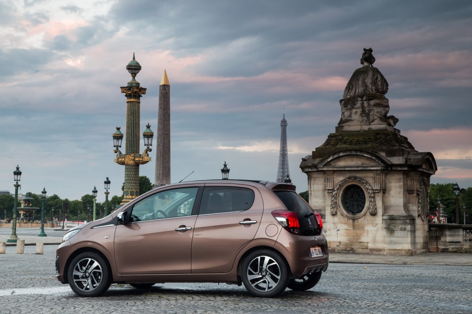 Photo statique Peugeot 108 Allure Top ! Aïkinite
