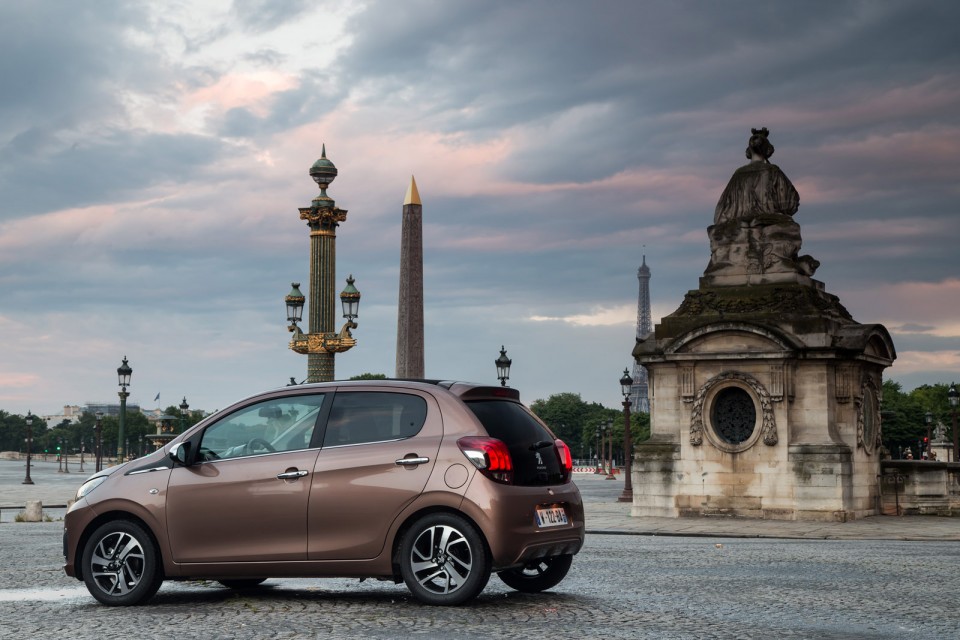 Photo statique Peugeot 108 Allure Top ! Aïkinite