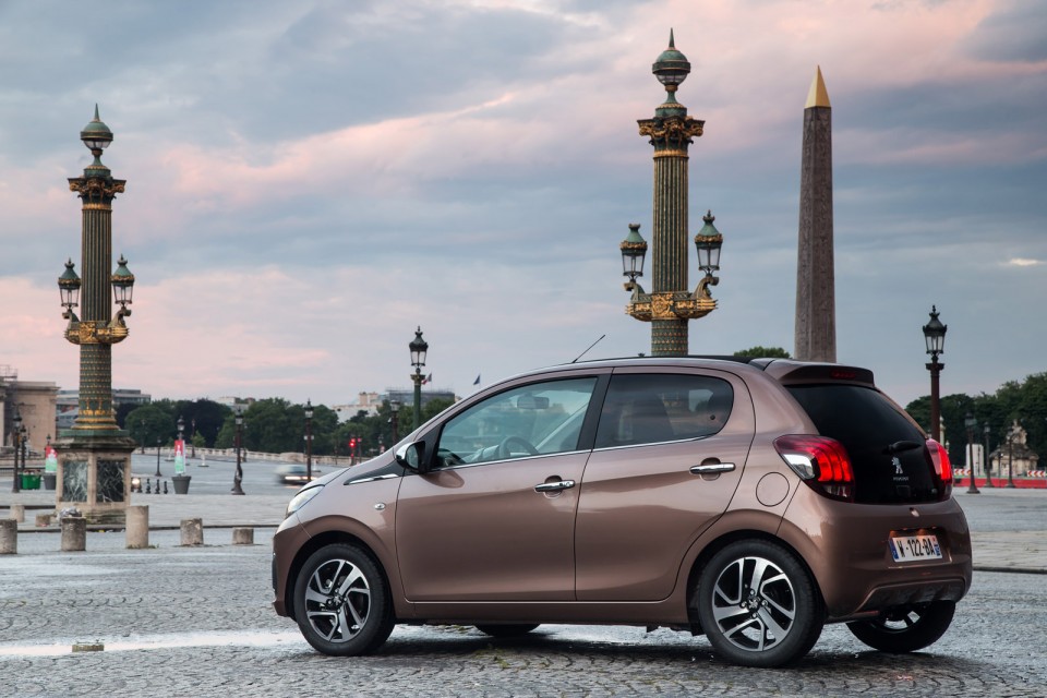 Photo statique Peugeot 108 Allure Top ! Aïkinite