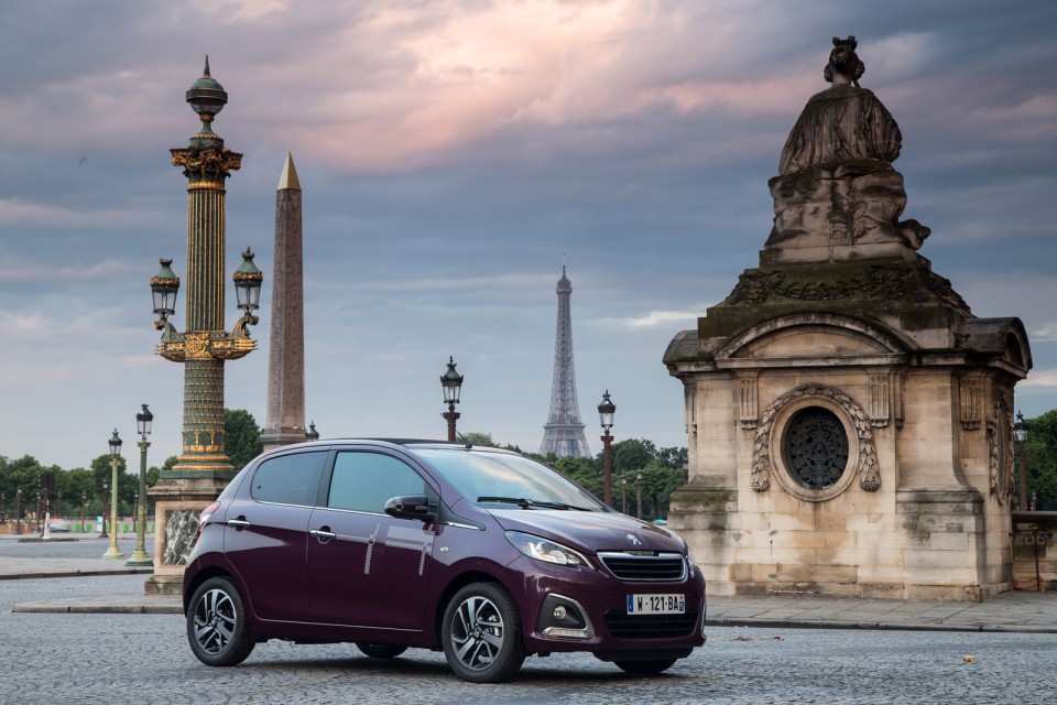 Photo statique Peugeot 108 Top ! Red Purple