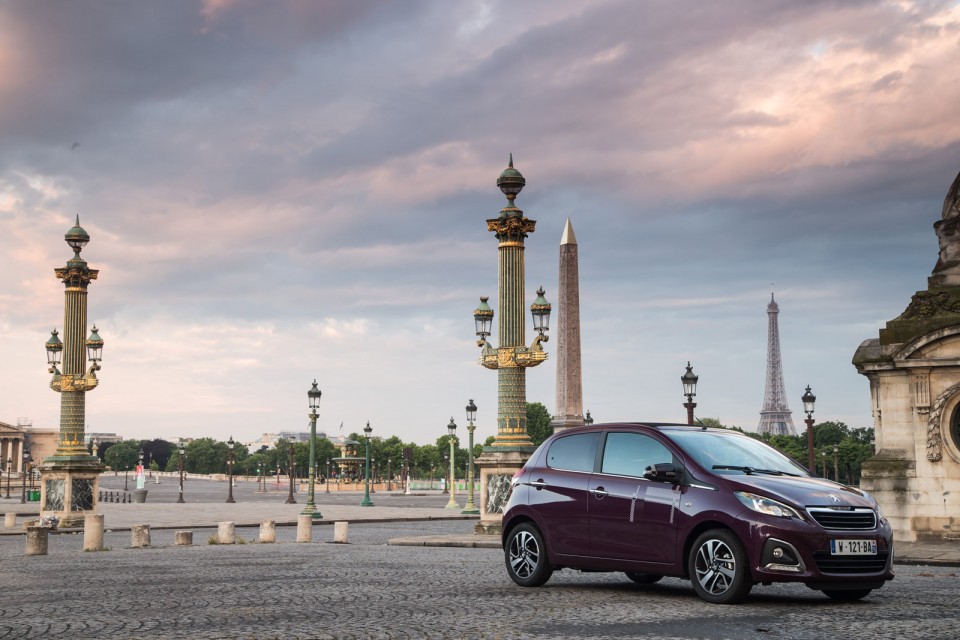 Photo statique Peugeot 108 Top ! Red Purple