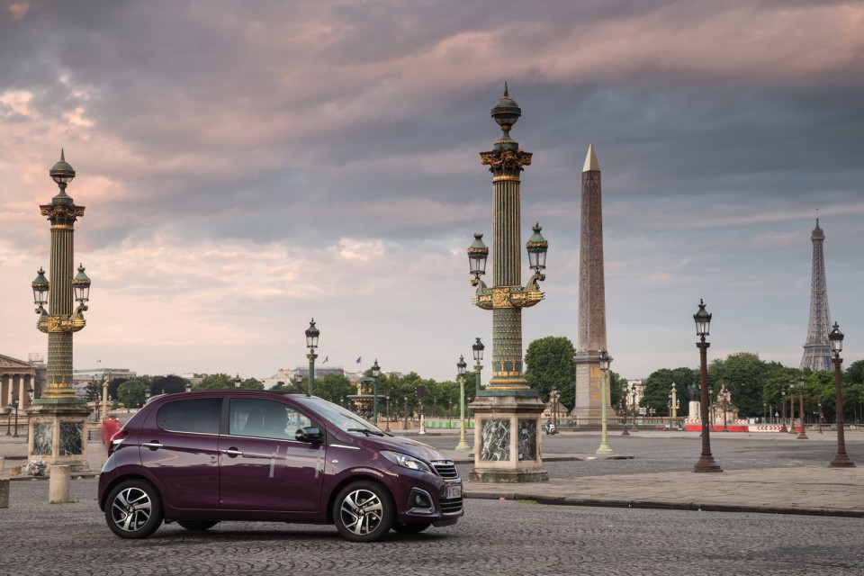 Photo statique Peugeot 108 Top ! Red Purple
