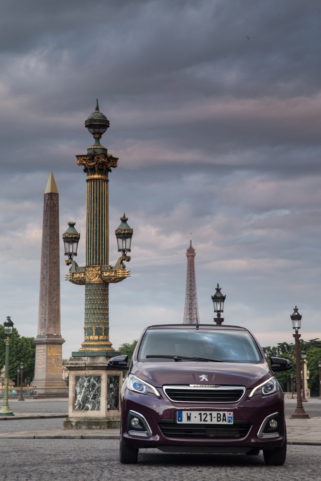 Photo statique Peugeot 108 Top ! Red Purple