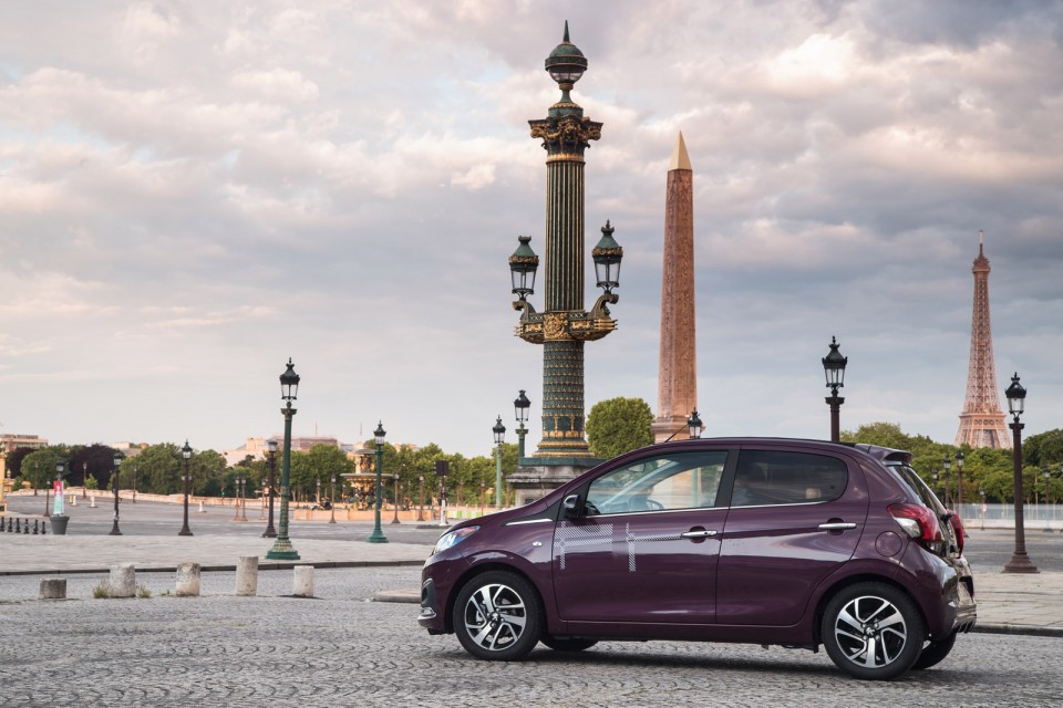 Photo statique Peugeot 108 Top ! Red Purple