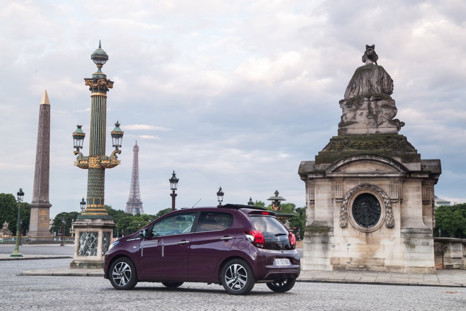 Photo statique Peugeot 108 Top ! Red Purple