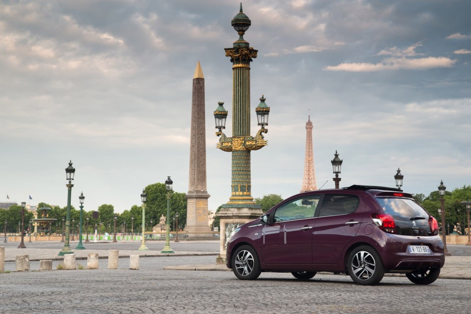 Photo statique Peugeot 108 Top ! Red Purple