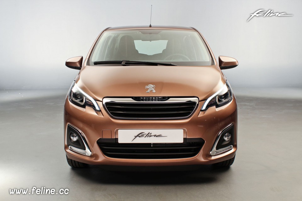 Photo face avant Peugeot 108 Allure Aïkinite - 1.2 VTi 82 ch