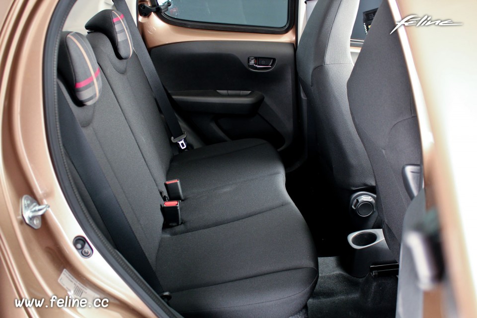 Photo banquette arrière Peugeot 108 Allure Aïkinite - 1.2 VTi