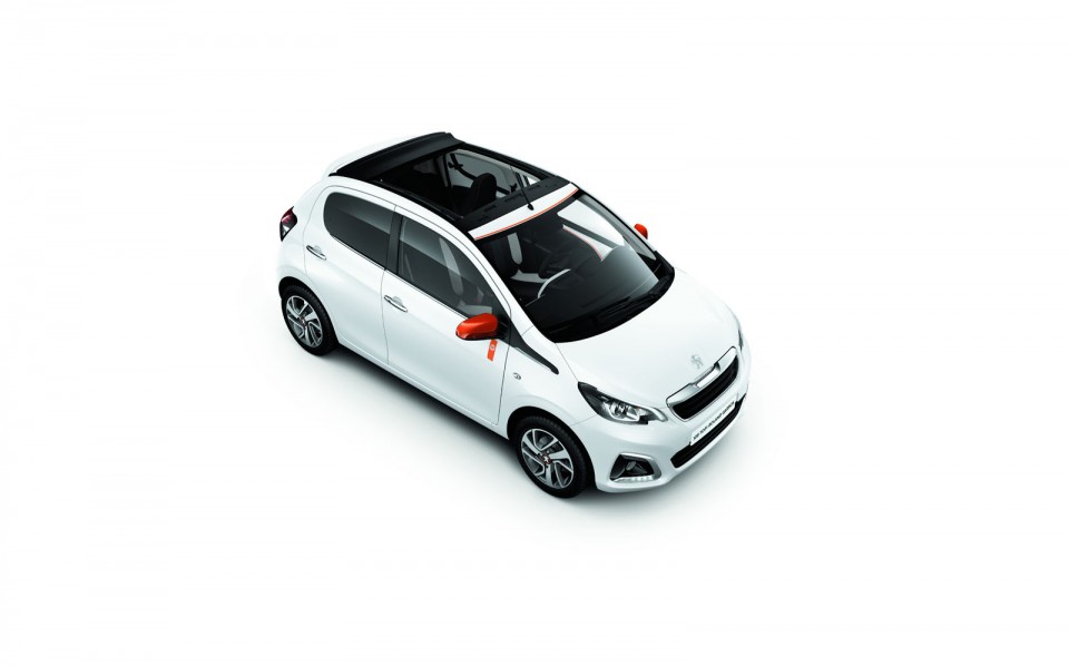 Photo officielle Peugeot 108 Roland Garros blanche (2015)