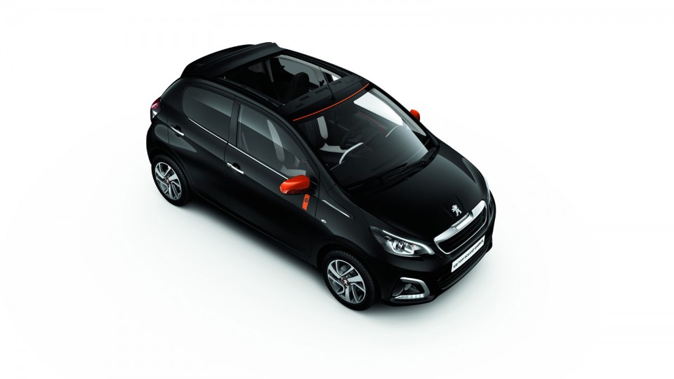 Photo officielle Peugeot 108 Roland Garros noire (2015)