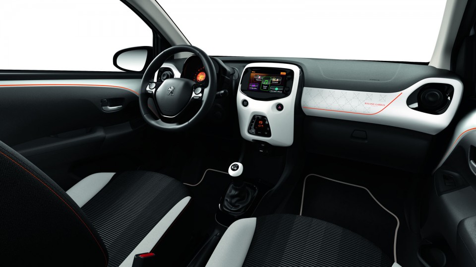 Photo intérieur Rayura Peugeot 108 Top ! Roland Garros (2015)