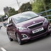 Photo roulante Peugeot 108 Allure Red Purple (UK)