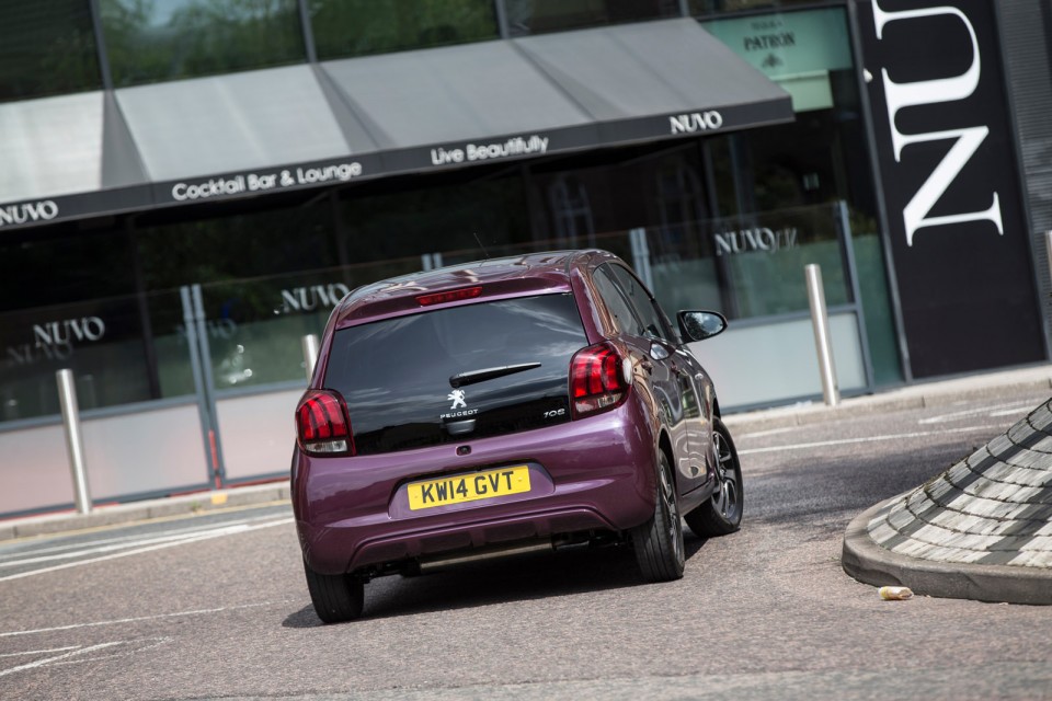 Photo Peugeot 108 Allure Red Purple (UK)