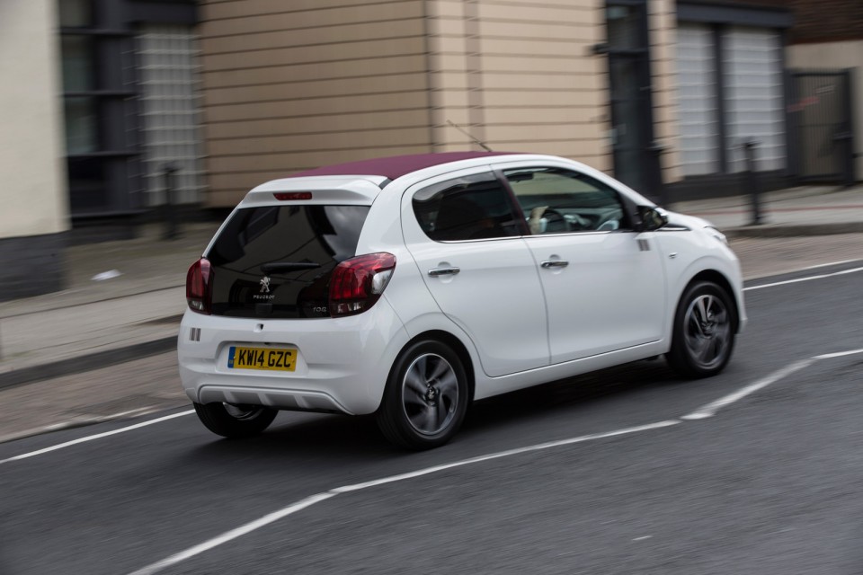Photo roulante Peugeot 108 Allure Top Blanc Lipizan (UK)