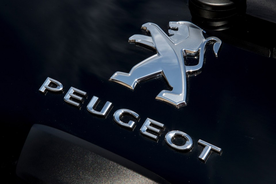Photo sigle Lion Peugeot 108 Allure (UK)