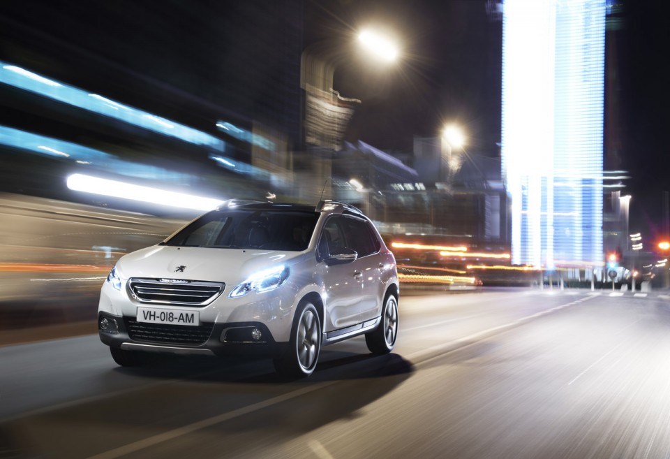 Photo officielle Peugeot 2008 I Blanc Nacré (2013) - 1-001