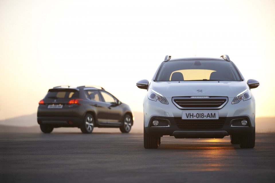 Photo Peugeot 2008 I Brun Makaha et Blanc Nacré (2013) - 1-016