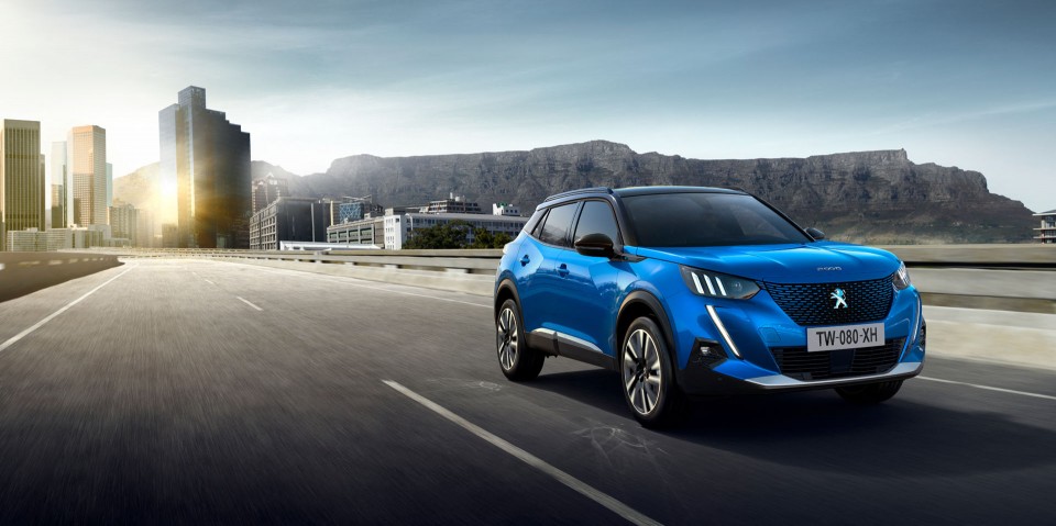 Photo route Peugeot e-2008 II GT Electrique (2019)