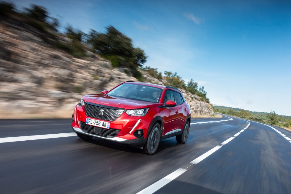 Photo officielle Peugeot 2008 II Allure Rouge Elixir - Essais pr