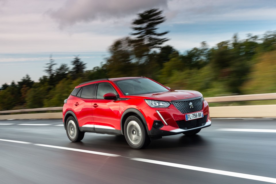 Photo officielle Peugeot 2008 II Allure Rouge Elixir - Essais pr