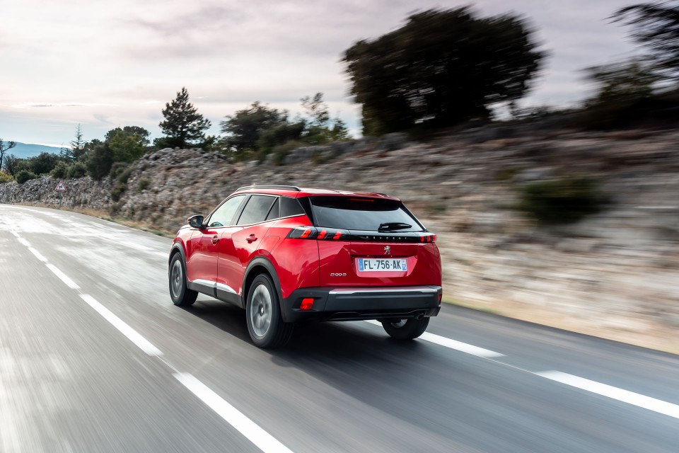 Photo officielle Peugeot 2008 II Allure Rouge Elixir - Essais pr