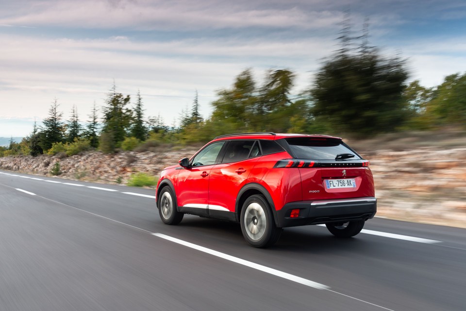 Photo officielle Peugeot 2008 II Allure Rouge Elixir - Essais pr