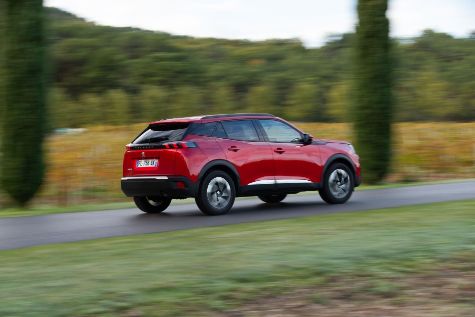 Photo officielle Peugeot 2008 II Allure Rouge Elixir - Essais pr