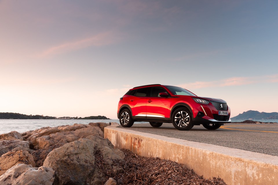 Photo officielle Peugeot 2008 II Allure Rouge Elixir - Essais pr