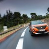 Photo officielle Peugeot 2008 II GT Orange Fusion - Essais press