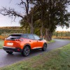 Photo officielle Peugeot 2008 II GT Orange Fusion - Essais press