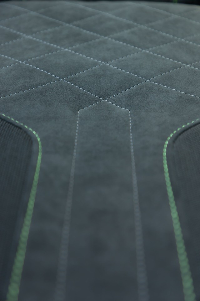 Photo officielle Peugeot 2008 II GT Orange Fusion - Essais press