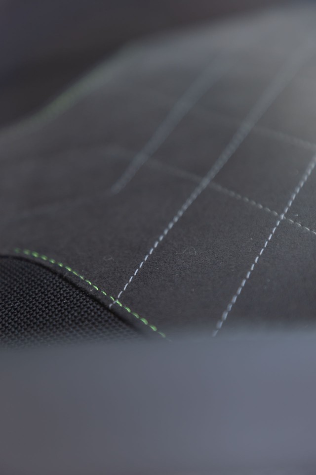 Photo officielle Peugeot 2008 II GT Orange Fusion - Essais press