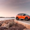 Photo officielle Peugeot 2008 II GT Orange Fusion - Essais press