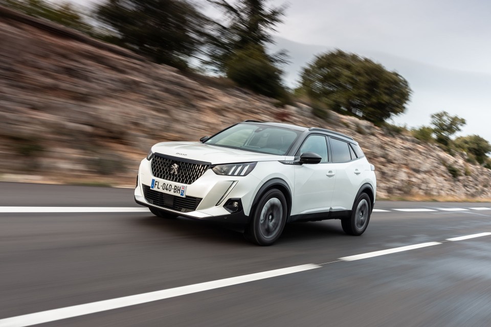 Photo officielle Peugeot 2008 II GT Line Blanc Nacré - Essais p