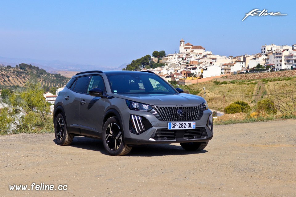 Photo essai Peugeot e-2008 II restylée Allure Electrique 156 (2023)