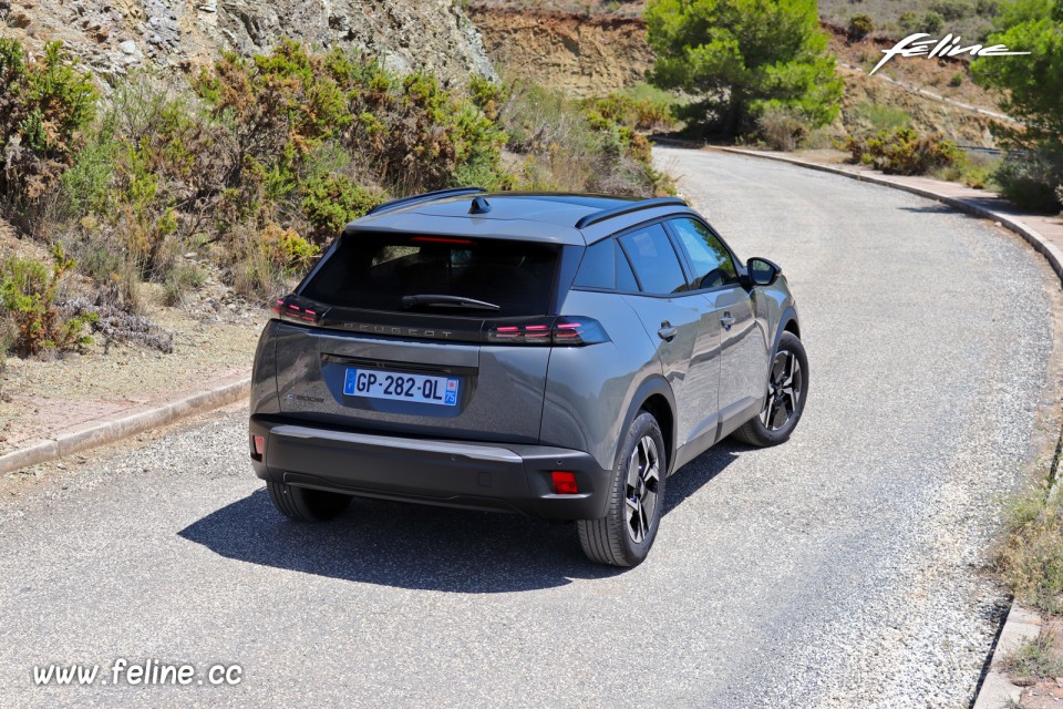 Photo essai Peugeot e-2008 II restylée Allure Electrique 156 (2023)