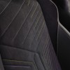 Photo surpiqûres siège Alcantara Peugeot e-2008 II restylée (