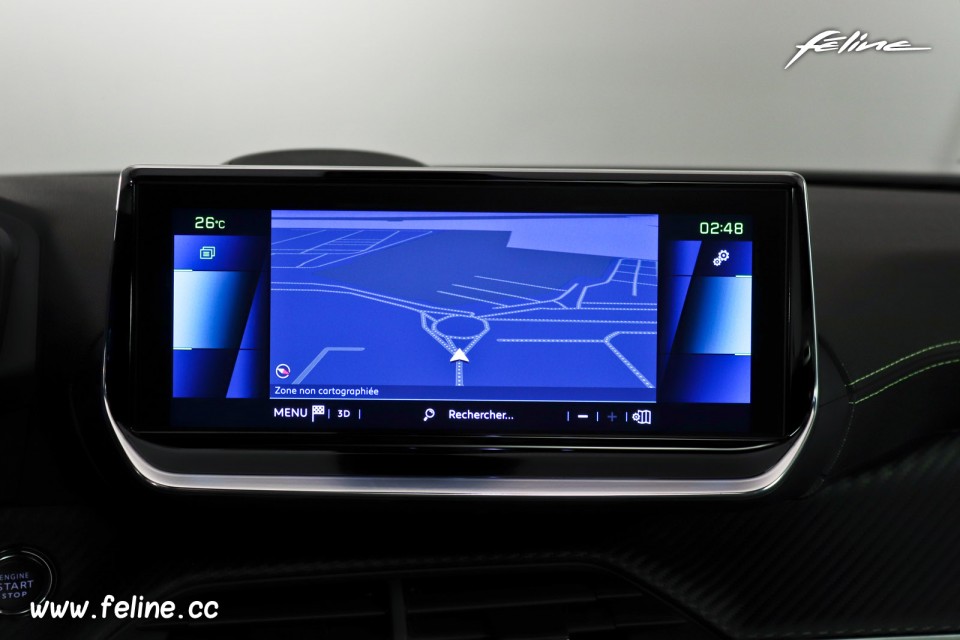 Photo navigation GPS écran tactile HD Peugeot e-2008 II GT (201